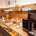 Seehotel Zum Loewen Strasen
