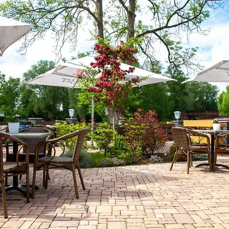 Seehotel Zum Löwen 3* Strasen