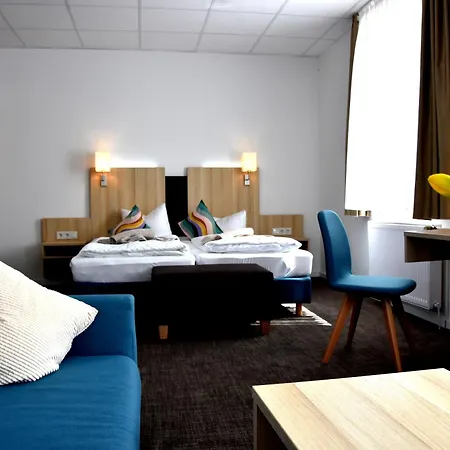 Seehotel Zum Loewen Hotel Strasen