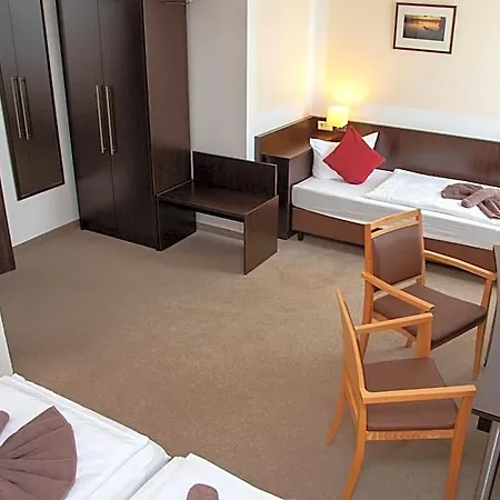 Hotel Seehotel Zum Löwen Strasen