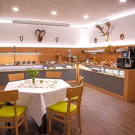 Hotel Seehotel Zum Löwen Strasen