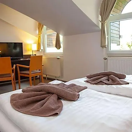 Seehotel Zum Löwen 3* Strasen